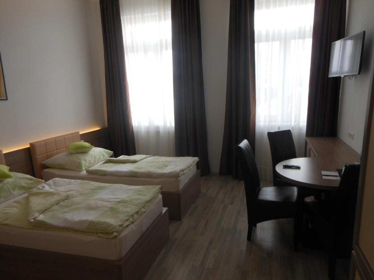 Hotel Garni Neudorfl Екстер'єр фото